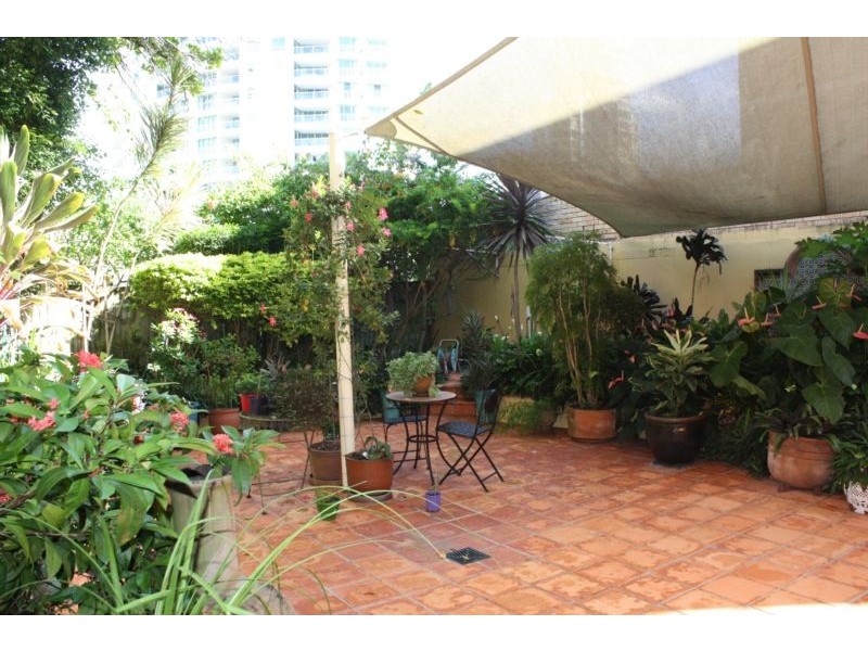 30 Frederick Street, Surfers Paradise QLD 4217