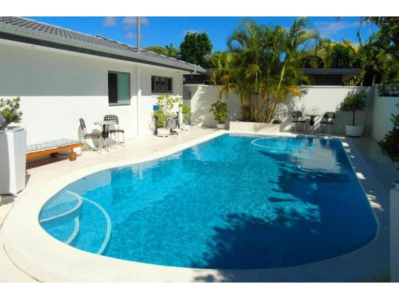 27 Allawah Street, Sorrento QLD 4217