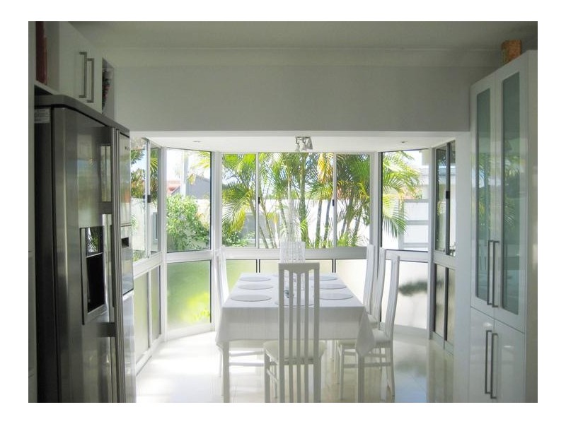 27 Allawah Street, Sorrento QLD 4217