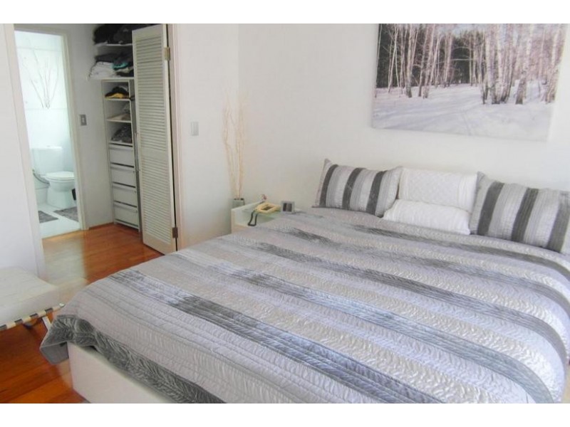 27 Allawah Street, Sorrento QLD 4217
