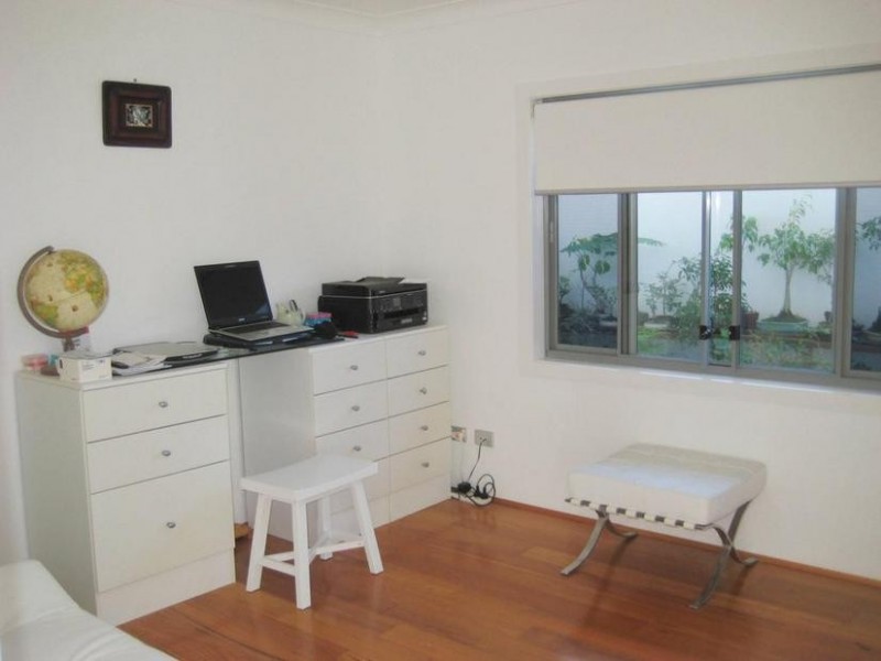27 Allawah Street, Sorrento QLD 4217