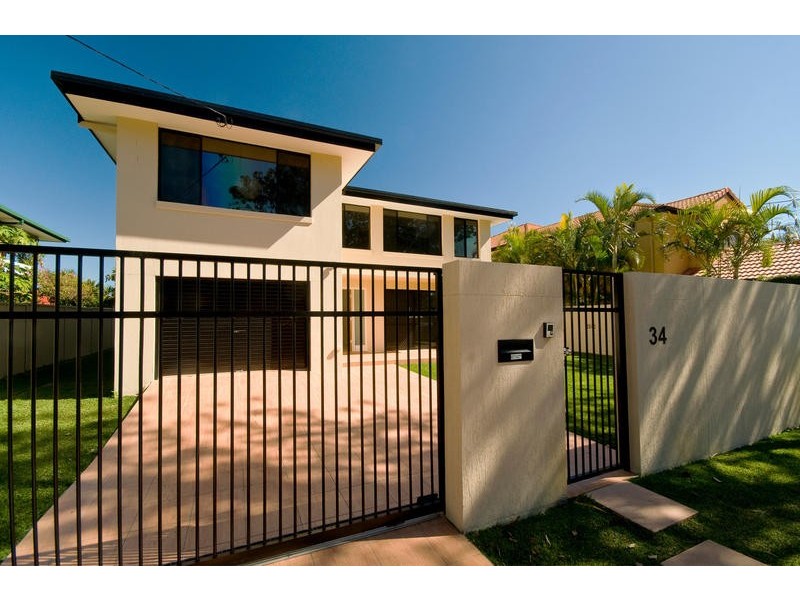 34 Gibraltar Drive, Isle Of Capri QLD 4217