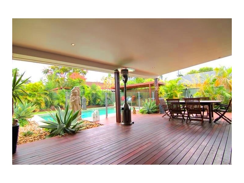 78 Campbell Street, Sorrento QLD 4217
