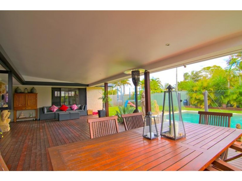 78 Campbell Street, Sorrento QLD 4217