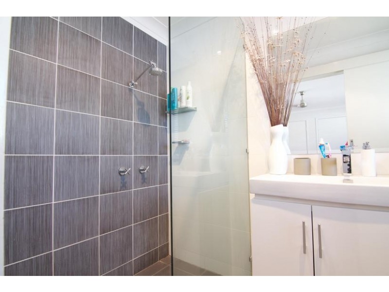 78 Campbell Street, Sorrento QLD 4217