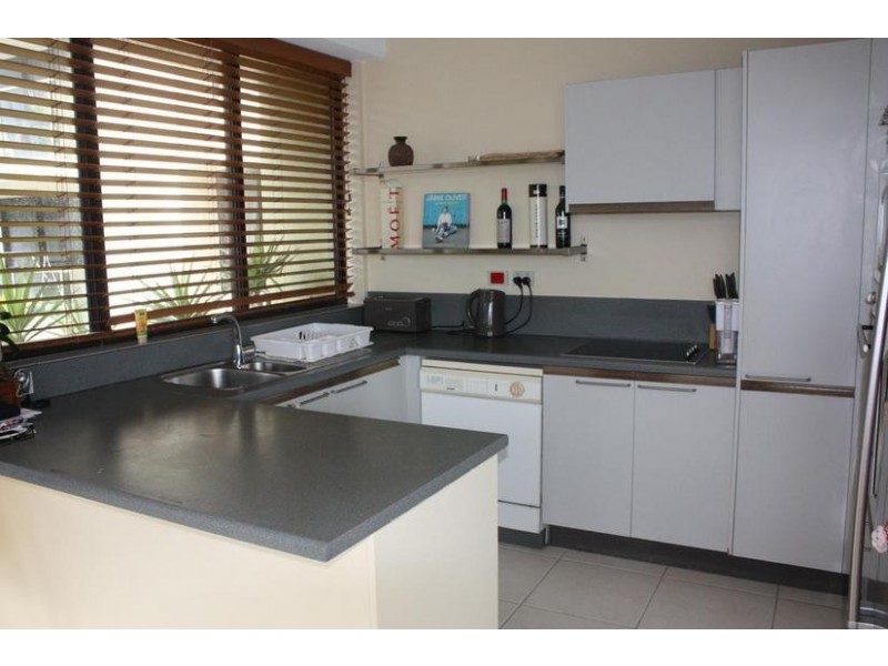 2890 Gold Coast Highway ‘Surfers Hawaiian’, Surfers Paradise QLD 4217