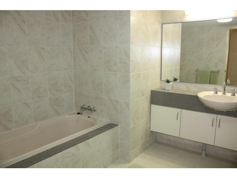 2890 Gold Coast Highway ‘Surfers Hawaiian’, Surfers Paradise QLD 4217