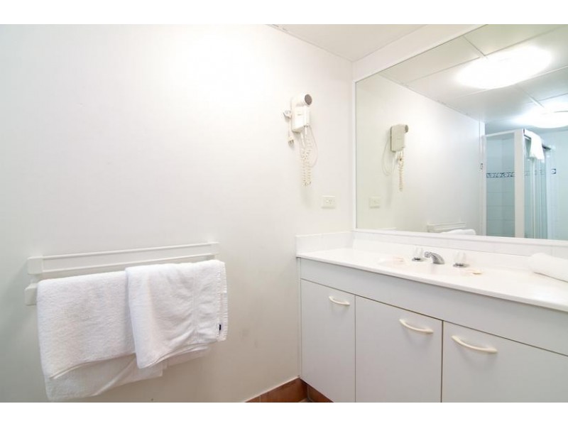 1402 /9 Trickett Street ‘Surfers International’, Surfers Paradise QLD 4217