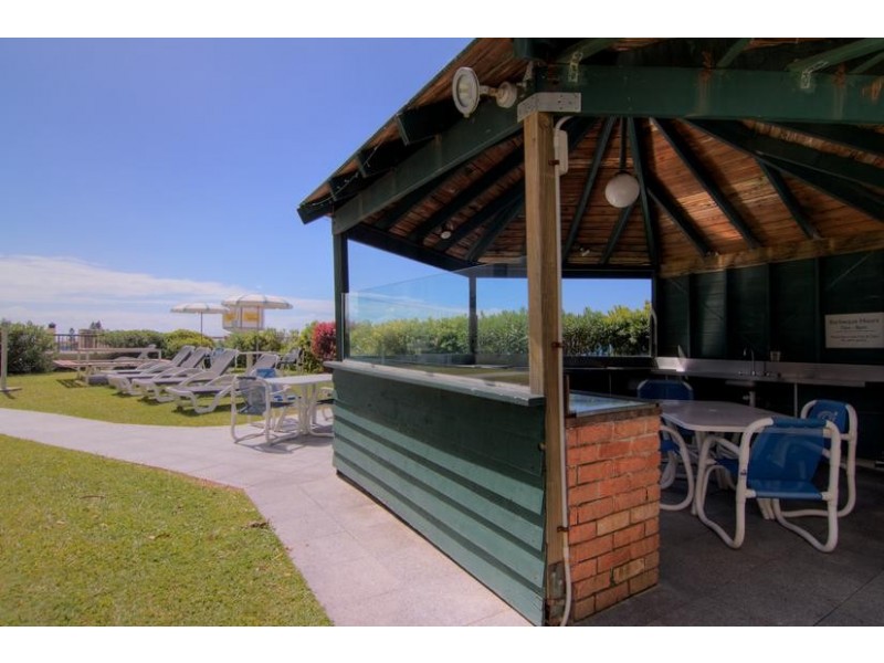 1402 /9 Trickett Street ‘Surfers International’, Surfers Paradise QLD 4217