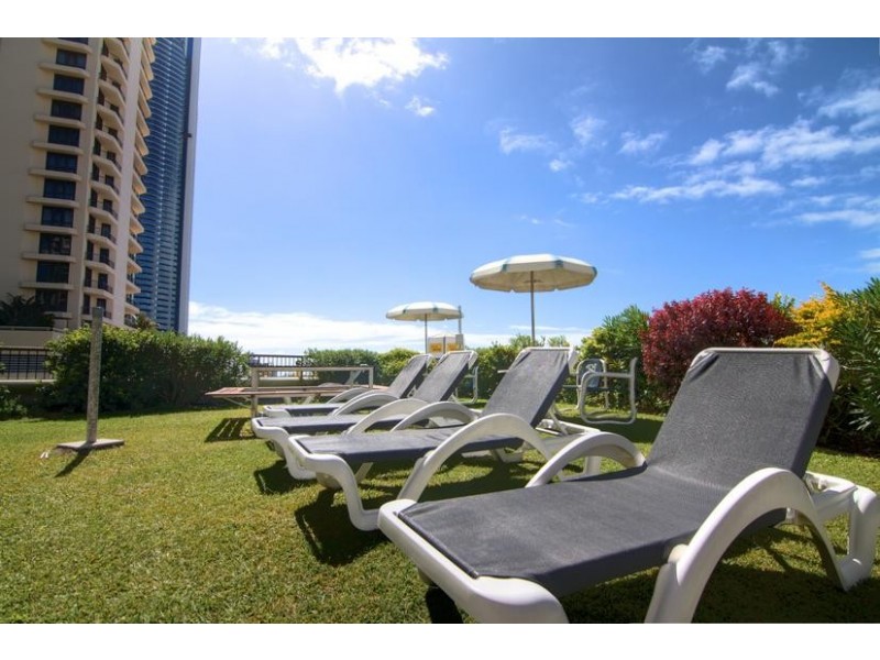 1402 /9 Trickett Street ‘Surfers International’, Surfers Paradise QLD 4217