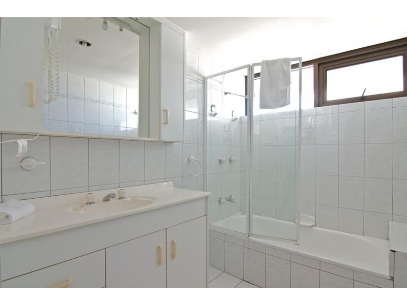 901 /9 Trickett Street ‘Surfers International’, Surfers Paradise QLD 4217