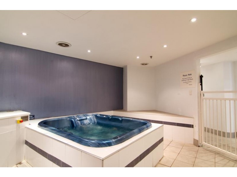 901 /9 Trickett Street ‘Surfers International’, Surfers Paradise QLD 4217