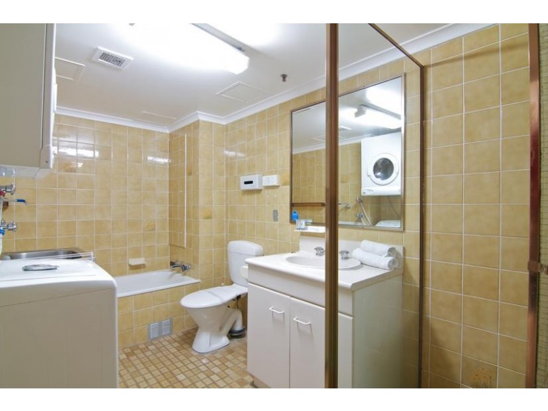 18 Hanlan Street ‘Beachcomber’, Surfers Paradise QLD 4217