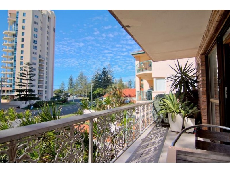 97 Old Burleigh Road, Broadbeach QLD 4218