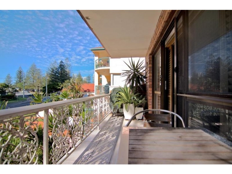 97 Old Burleigh Road, Broadbeach QLD 4218