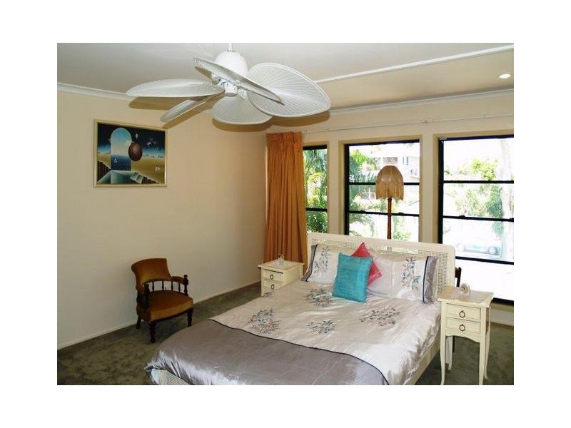 37 Sunset Boulevard, Surfers Paradise QLD 4217