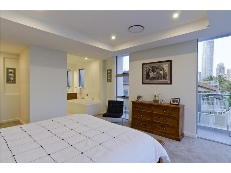 46 Amalfi Drive, Isle Of Capri QLD 4217