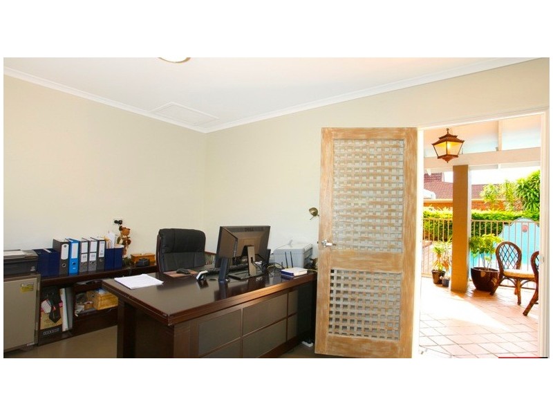 110 Upton Street, Bundall QLD 4217