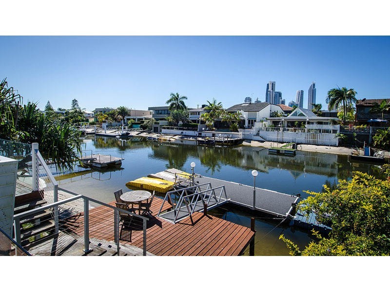 15 The Lido, Isle Of Capri QLD 4217