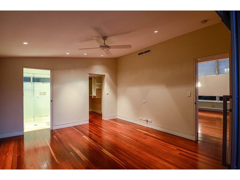 15 The Lido, Isle Of Capri QLD 4217