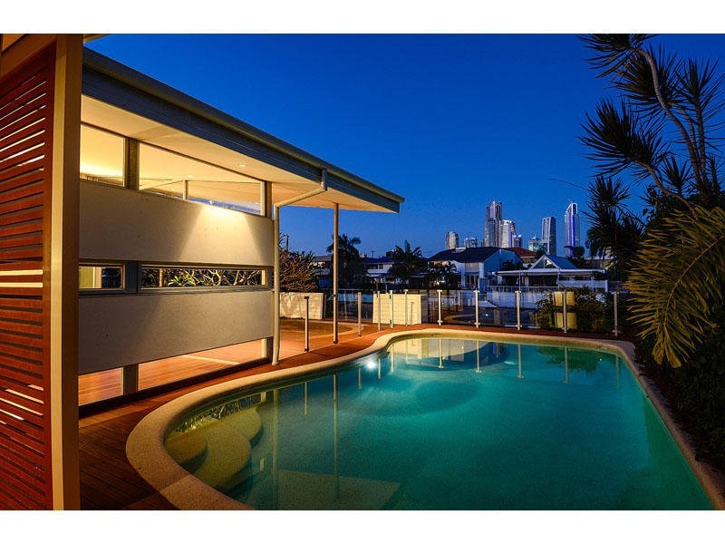 15 The Lido, Isle Of Capri QLD 4217