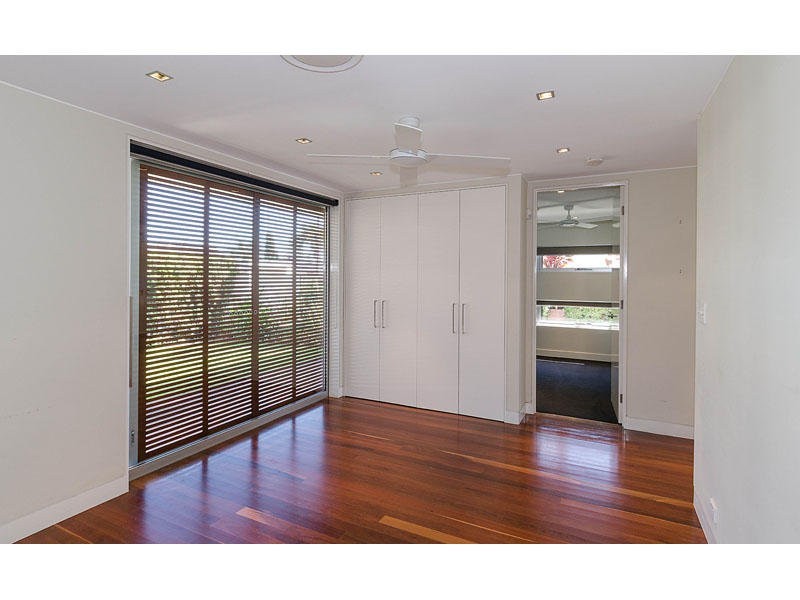 15 The Lido, Isle Of Capri QLD 4217