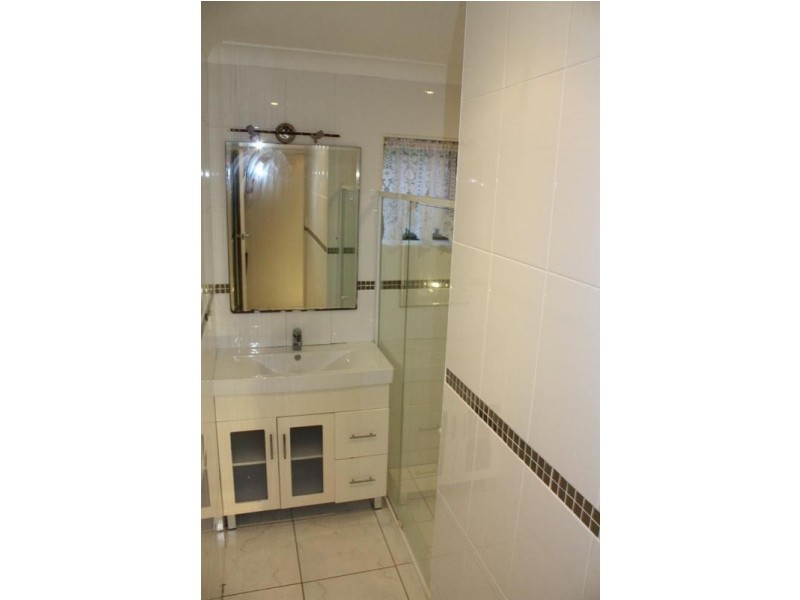 25 St Andrews Avenue, Isle Of Capri QLD 4217