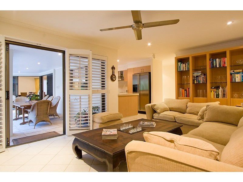 2 Buccaneer Court, Paradise Waters QLD 4217