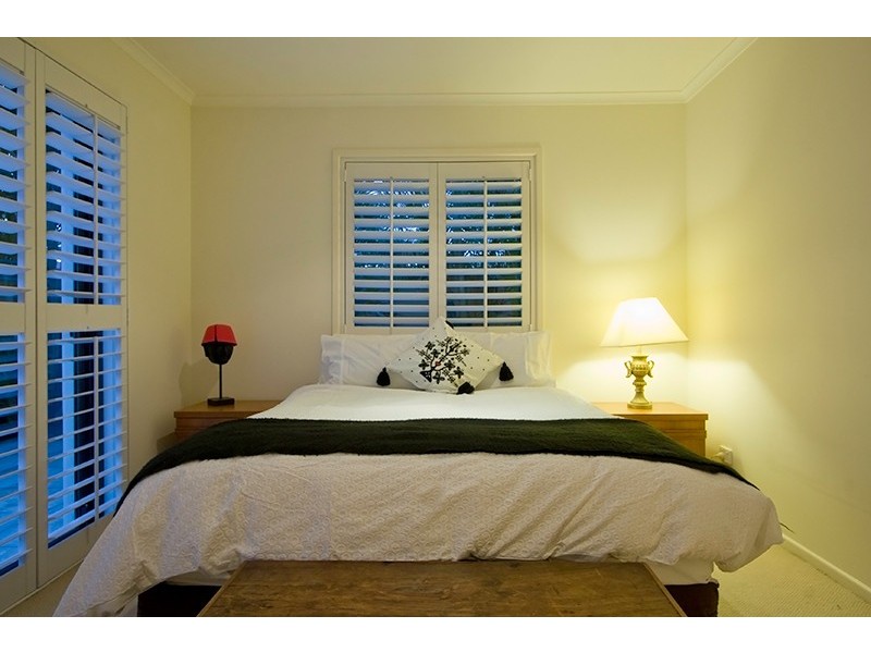 2 Buccaneer Court, Paradise Waters QLD 4217