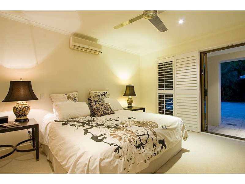 2 Buccaneer Court, Paradise Waters QLD 4217