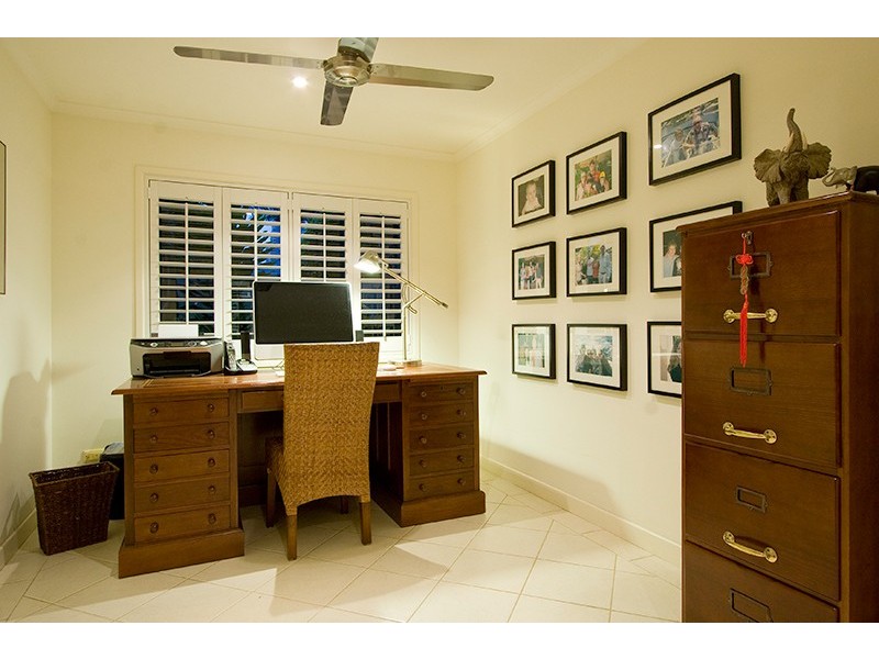 2 Buccaneer Court, Paradise Waters QLD 4217