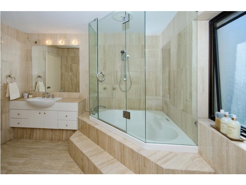 32 Buccaneer Ct, Paradise Waters QLD 4217