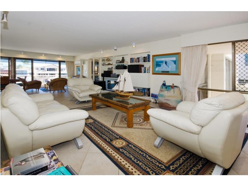 32 Buccaneer Ct, Paradise Waters QLD 4217