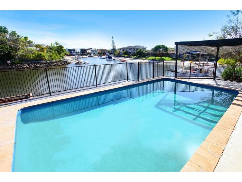 90 Gibraltar Drive, Isle Of Capri QLD 4217