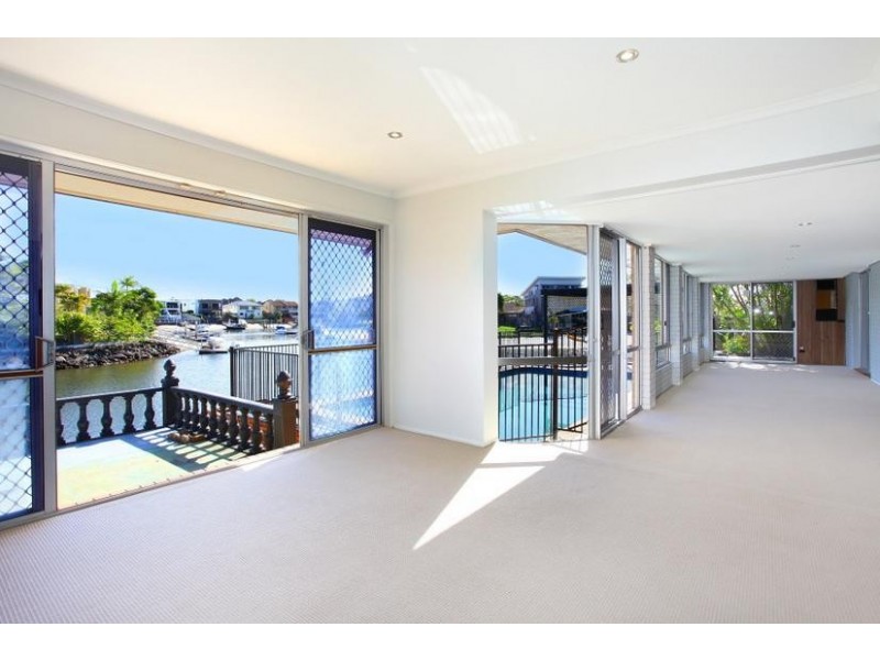 90 Gibraltar Drive, Isle Of Capri QLD 4217