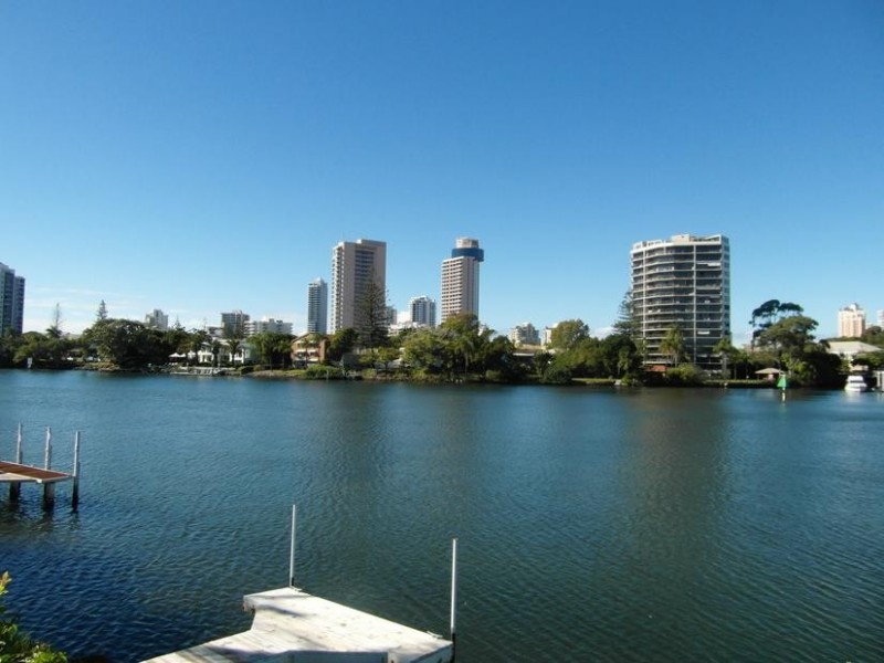 78 Amalfi Drive, Isle Of Capri QLD 4217