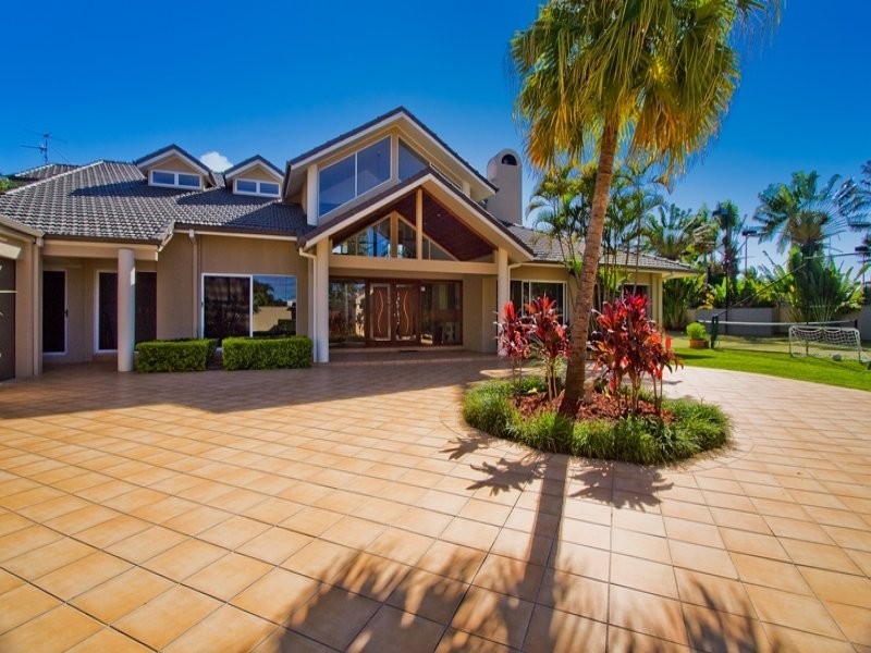 16 Freyburg Street, Sorrento QLD 4217