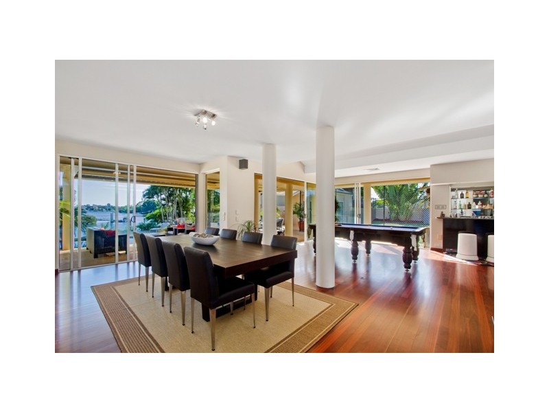 16 Freyburg Street, Sorrento QLD 4217