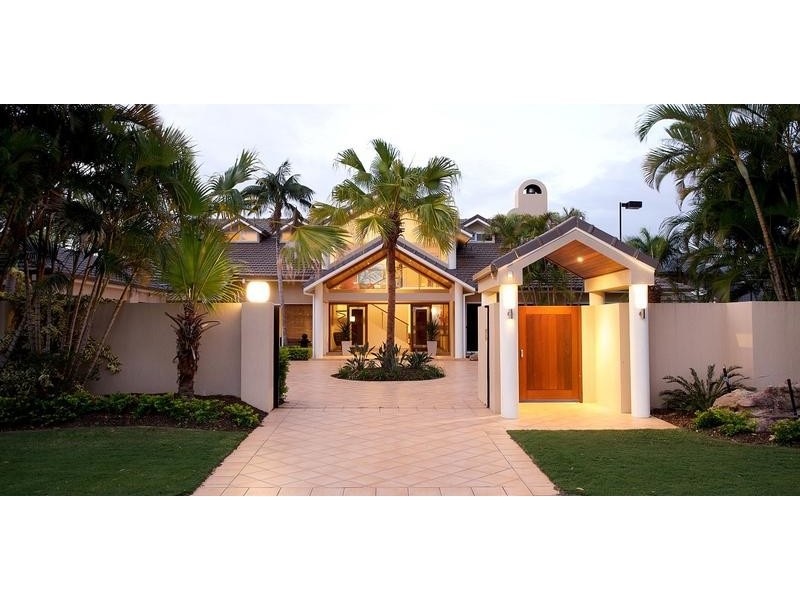 16 Freyburg Street, Sorrento QLD 4217