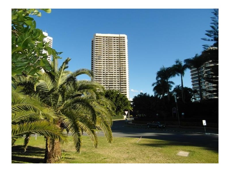 2 Admiralty Drive, Paradise Waters QLD 4217