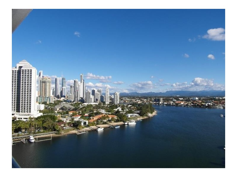 2 Admiralty Drive, Paradise Waters QLD 4217