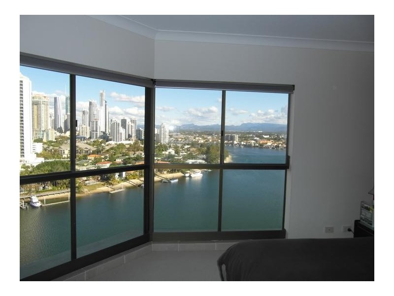 2 Admiralty Drive, Paradise Waters QLD 4217