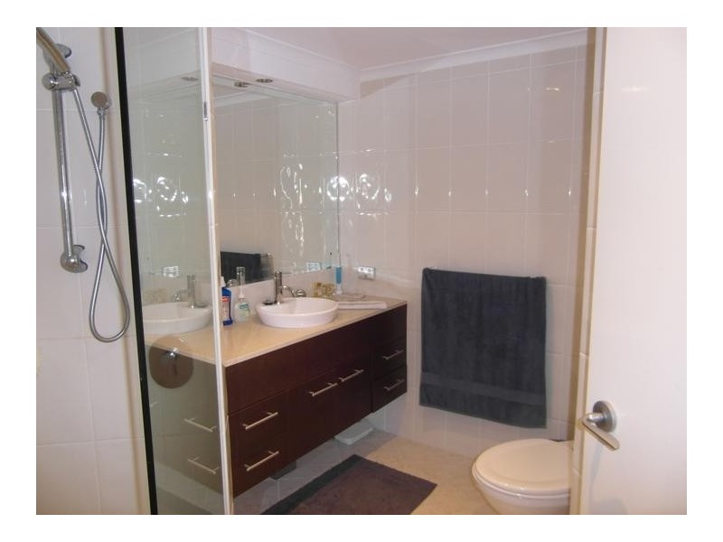 2 Admiralty Drive, Paradise Waters QLD 4217