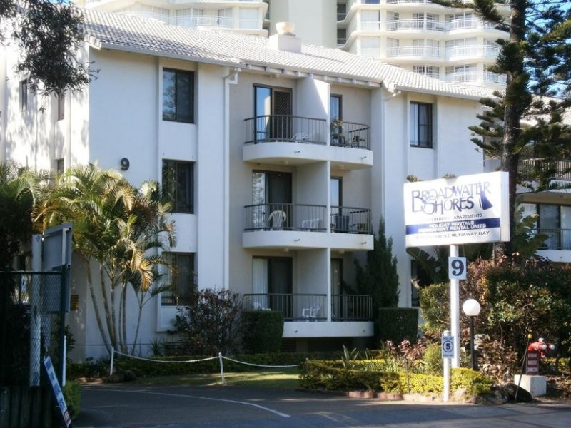 9 Bayview Street Broadwater Shores, Runaway Bay QLD 4216