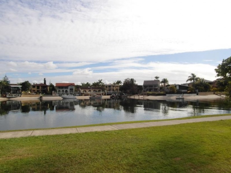 45 Sunrise Boulevard, Surfers Paradise QLD 4217