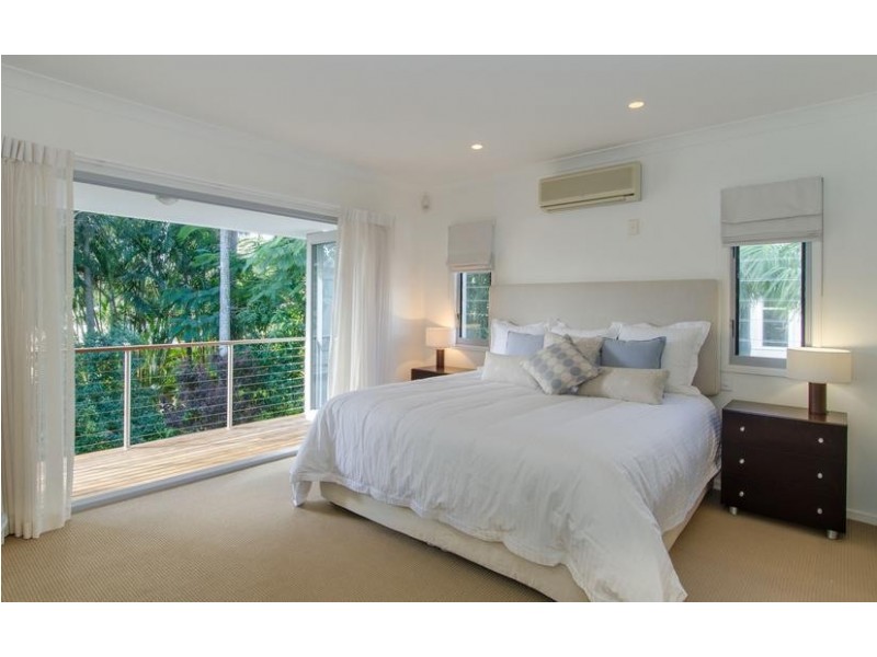 27 Norfolk Avenue, Surfers Paradise QLD 4217