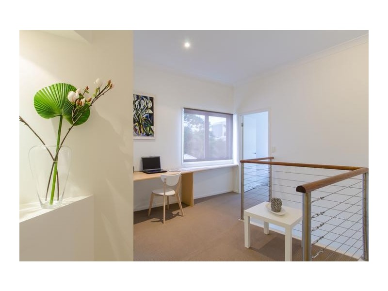 27 Norfolk Avenue, Surfers Paradise QLD 4217