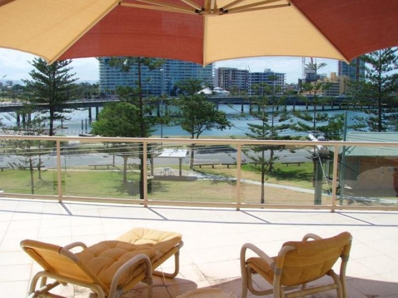 25 Rankin Parade, Main Beach QLD 4217
