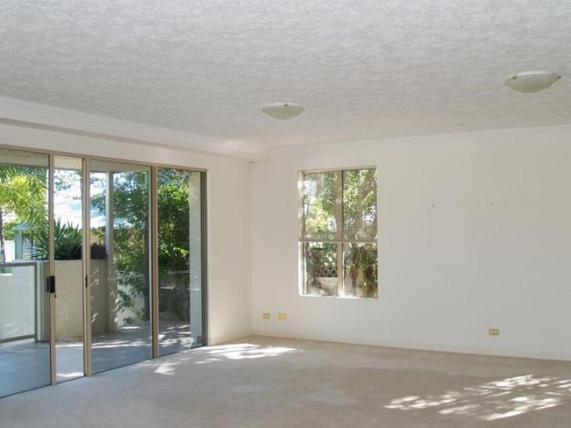 25 Rankin Parade, Main Beach QLD 4217