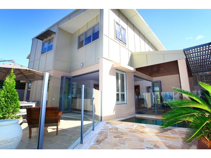 61B Paradise Island, Surfers Paradise QLD 4217